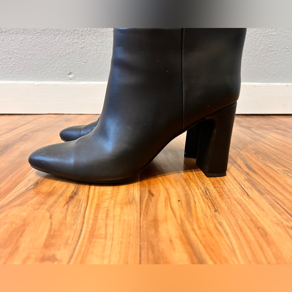 Elegant Black Women's Boots
